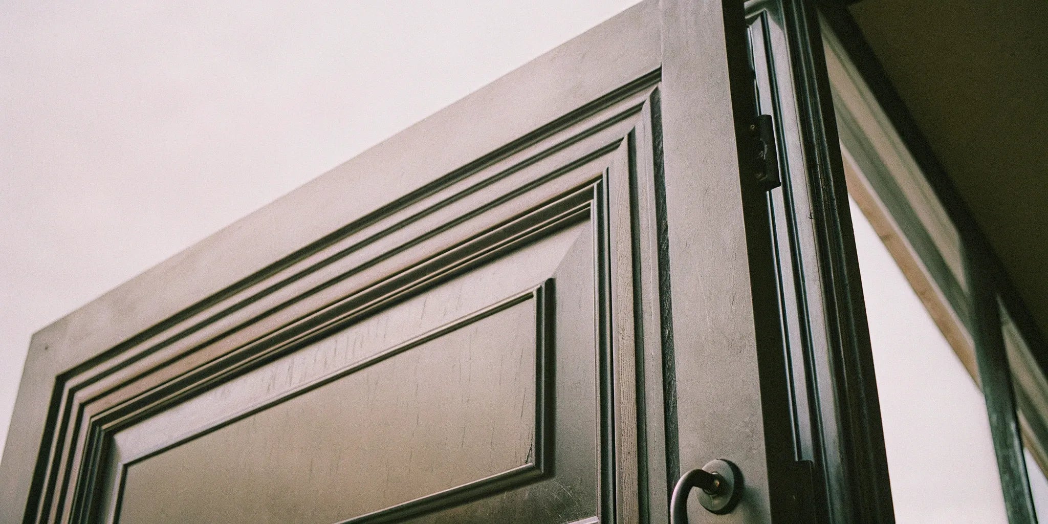 Durable and affordable steel entry door for contractor projects.