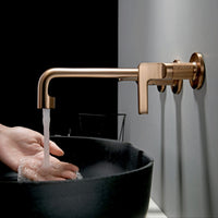 Dilluso Adia 3-Hole Widespread Sink Faucet black basin