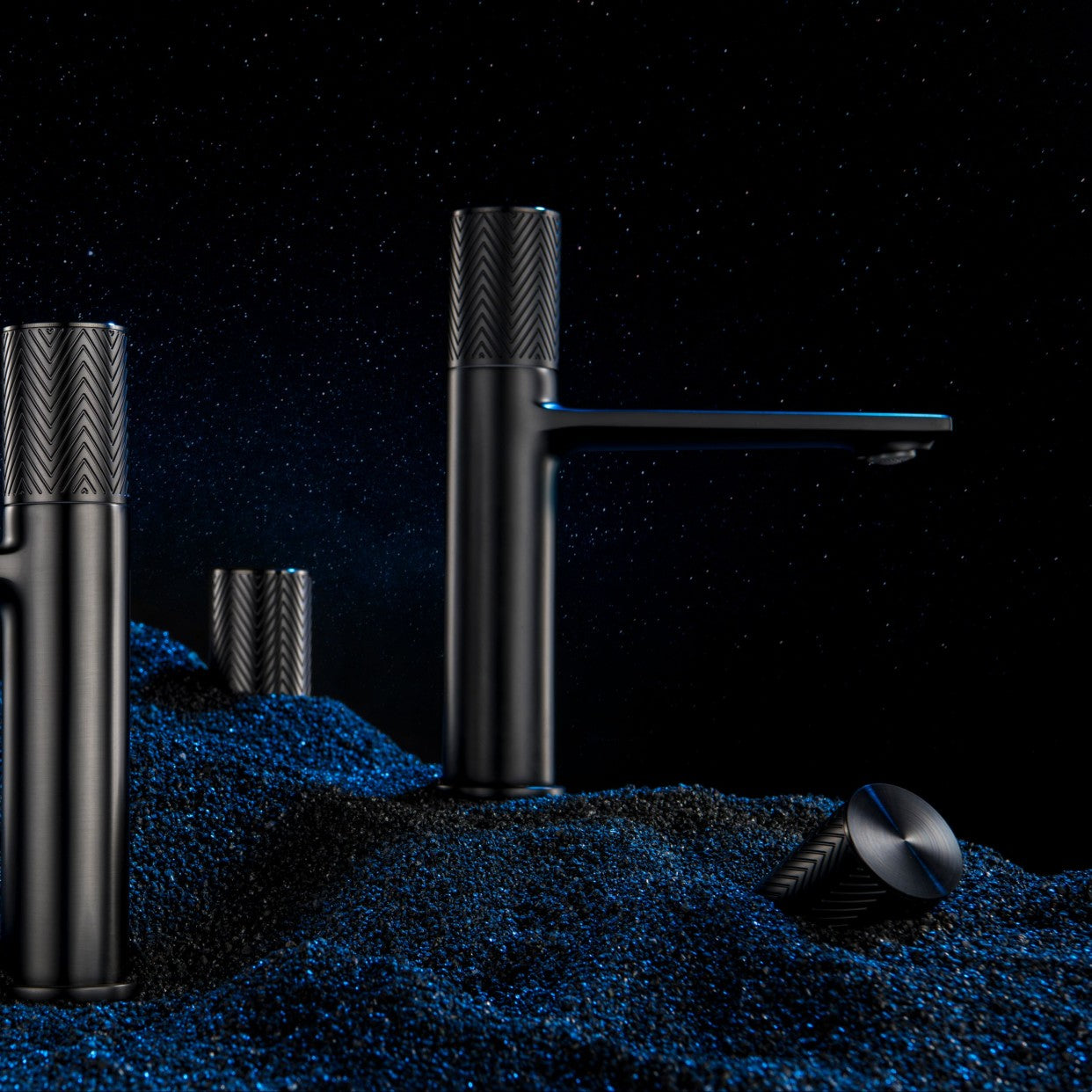 Matte Black Basin Dilluso Knurled Single Hole
